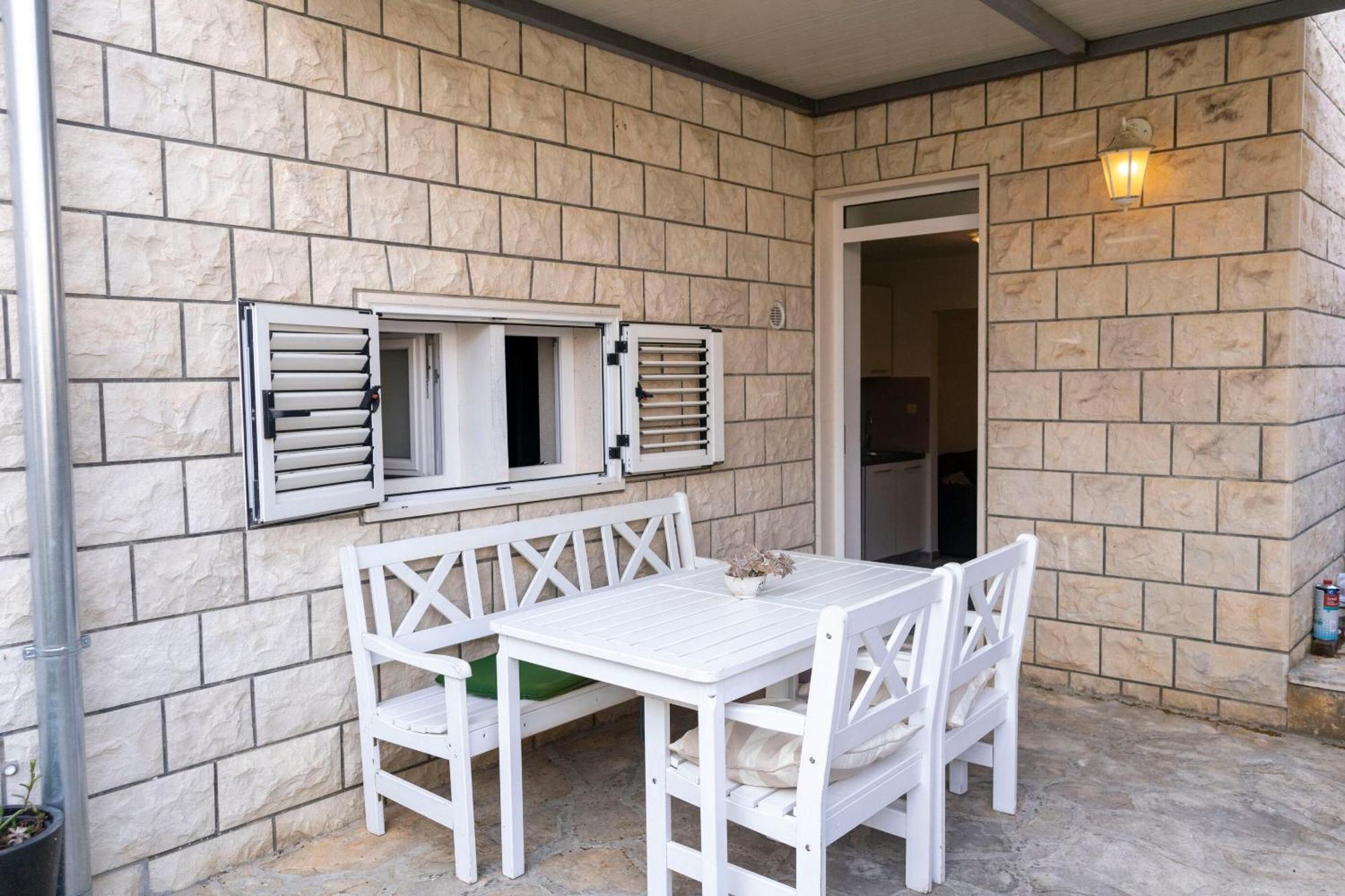 Apartments Ivanka Supetar Exterior foto